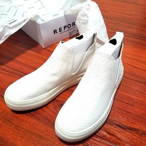 NWT Lulus raylee white snake texture ankle booties